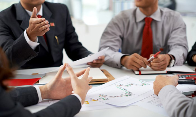 Lãnh đạo doanh nghiệp thoái vốn khi giá thấp: Thu lợi hay cơ cấu lại đầu tư?