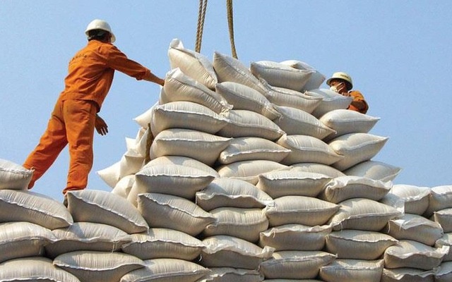 Xuất khẩu gạo vững bước nhờ giá liên tục tăng