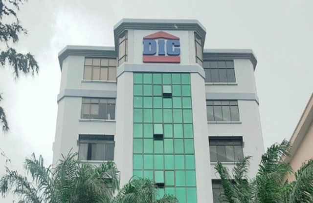 DIC-1586-1540365728.jpg