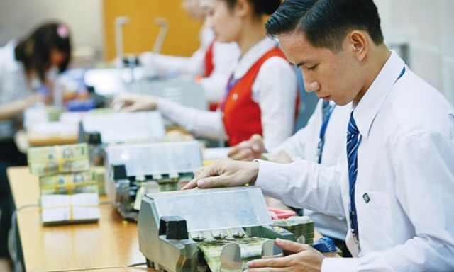 Bao giờ bỏ được trần lãi suất?