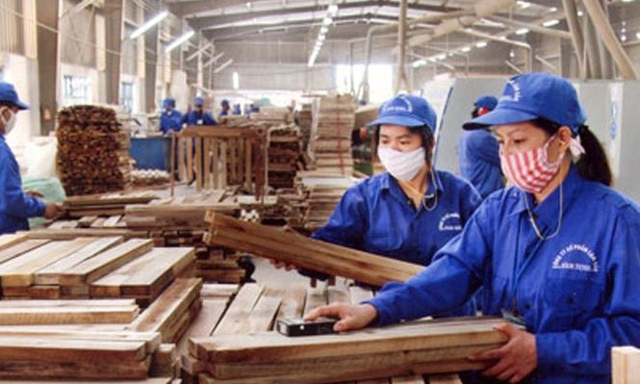 Đồ gỗ đột phá nguyên liệu, rộng cửa xuất khẩu