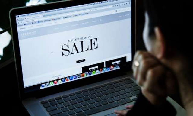 Black Friday ở Mỹ: Người Mỹ ngồi nhà mua online
