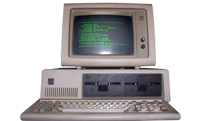 <p>
<strong>Tháng 8 năm 1981.</strong> Ra đời phiên bản  MS-DOS 1.0. Hệ điều hành đầu tiên của hãng công nghệ do Bill Gates sáng lập. Ảnh: DR </p>