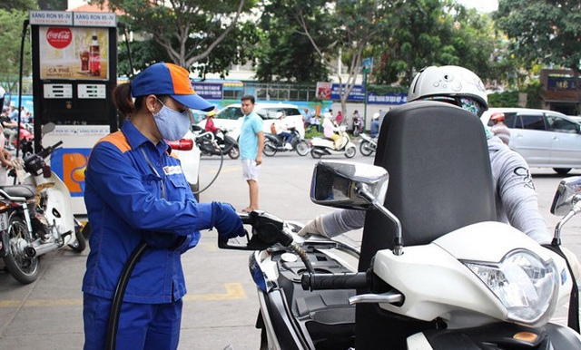 Giá xăng dầu tiếp tục giảm 