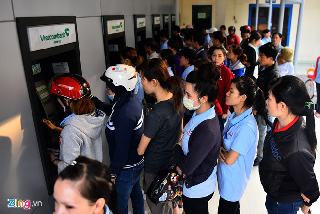 Không để ATM hết tiền dịp Tết