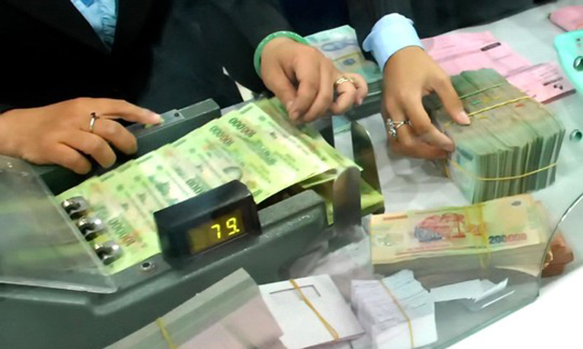 Ngân hàng vào cuộc đẩy lùi tín dụng đen