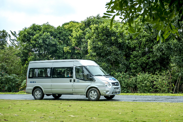 Ford Việt Nam công bố giá ưu đãi cho dòng xe Transit