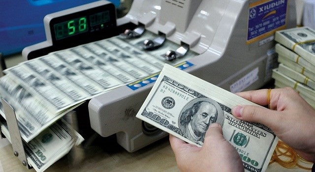 Ngân hàng tiếp tục giảm giá USD