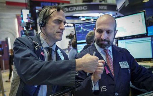 Dow Jones tăng vọt gần 750 điểm sau thông báo từ Fed