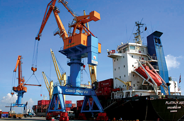 Cảng Đình Vũ khai thác đạt 700.000 TEU