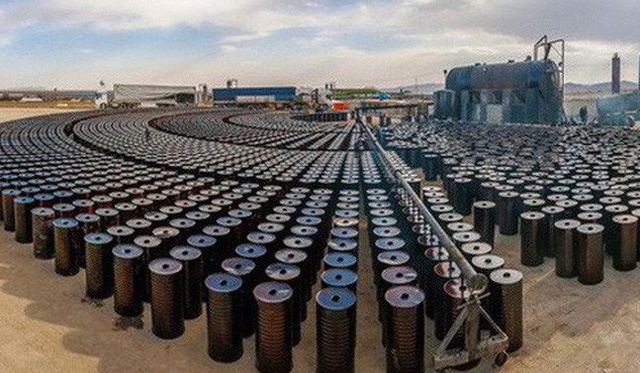 Giá dầu tăng trở lại do Mỹ trừng phạt Venezuela