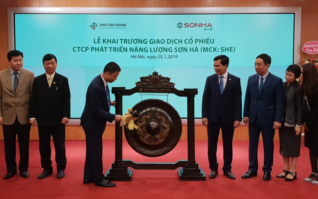 SHE giảm sâu phiên chào sàn