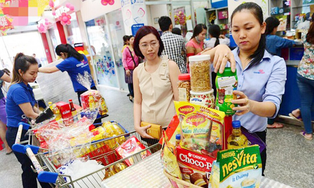 Việc làm thời vụ đắt hàng ngày Tết