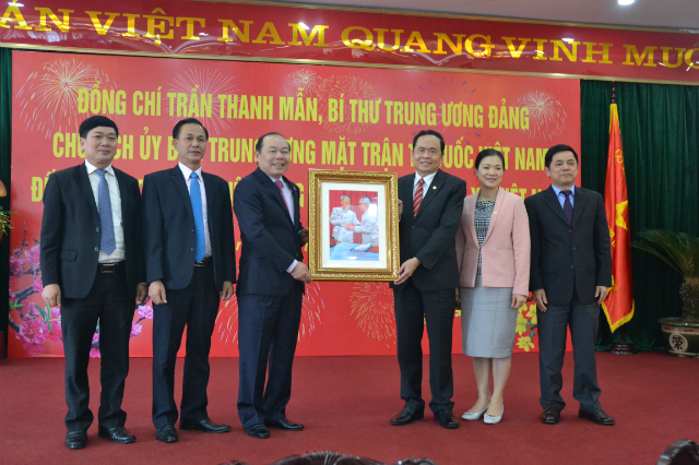 Chủ tịch Ủy ban Trung ương Mặt trận Tổ quốc Việt Nam thăm và chúc tết Liên minh HTX Việt Nam