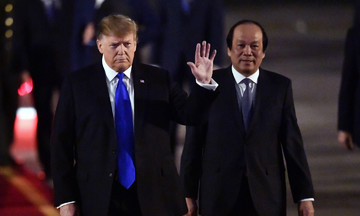 Tổng thống Donald Trump đã đến Hà Nội dự Thượng đỉnh Mỹ - Triều
