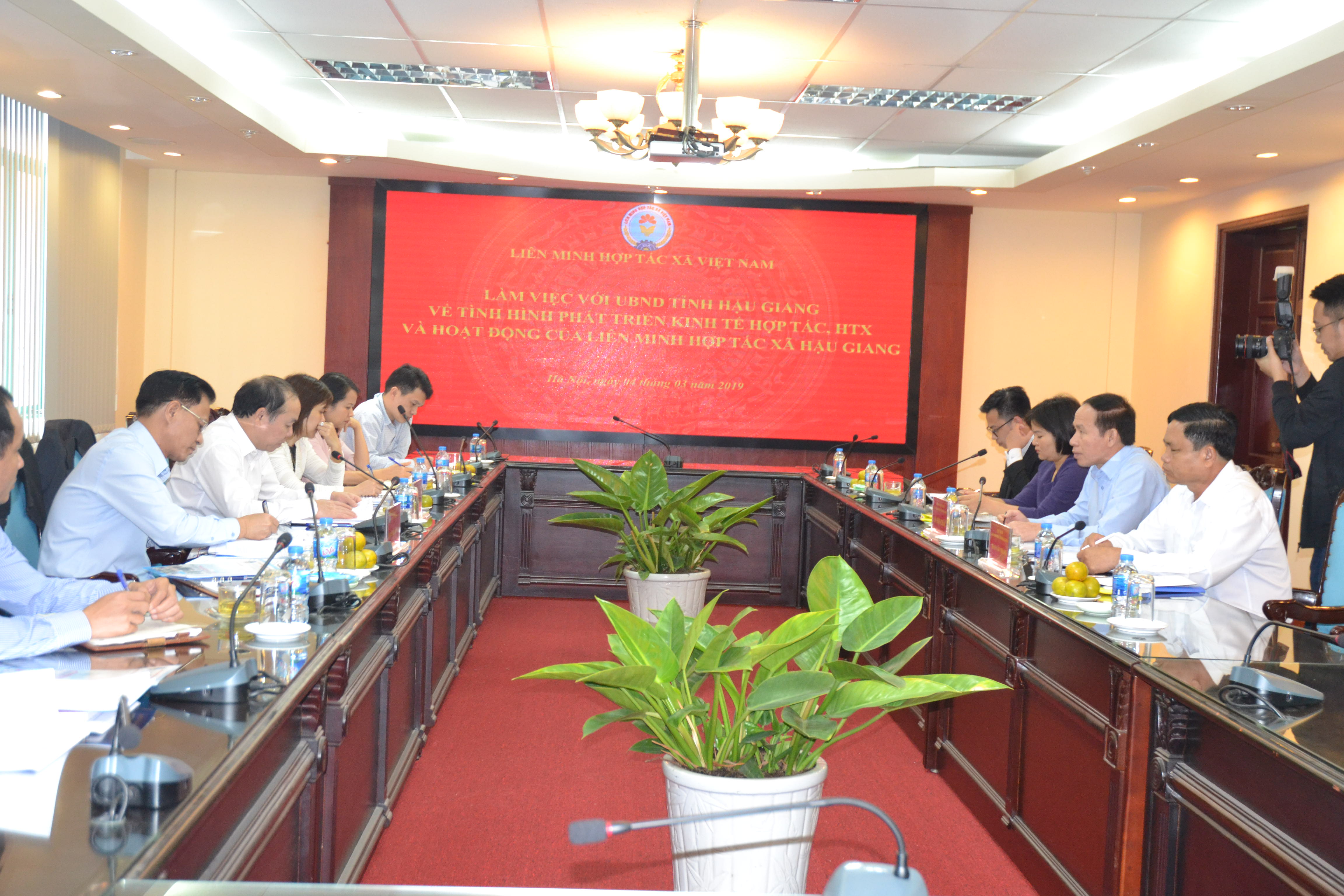 Hỗ trợ Hậu Giang xây dựng các mô hình HTX hiệu quả