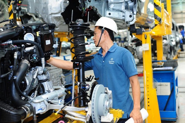 Kiến nghị bỏ thuế linh kiện nhập khẩu để lắp ráp xe ô tô