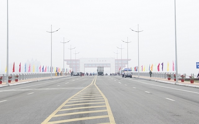 Thông quan cầu Bắc Luân II