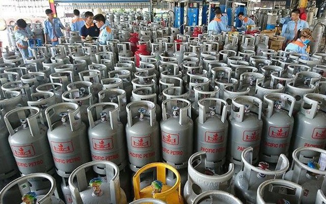 Giá gas lại tăng thêm 7.000 đồng/bình 12kg