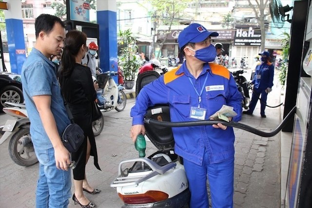 Thứ trưởng Bộ Công thương lý giải vì sao giá xăng tăng “sốc”?