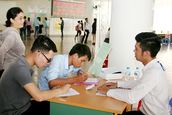 Tỷ lệ lao động có trình độ đại học trở lên bị thất nghiệp giảm mạnh