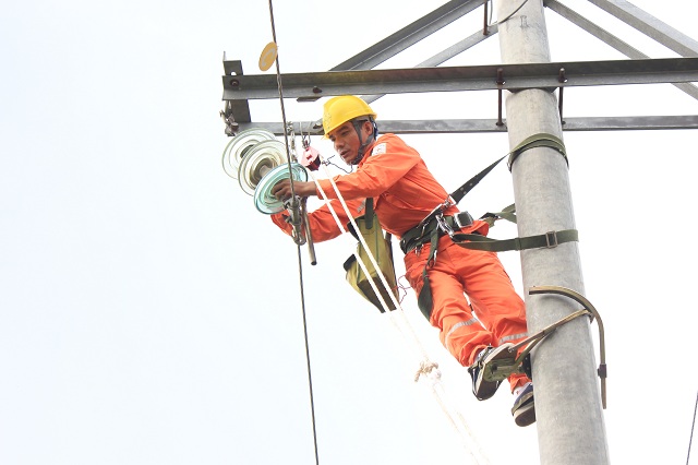 Quý I, 14 chỉ tiêu dịch vụ khách hàng của EVNNPC đều hoàn thành