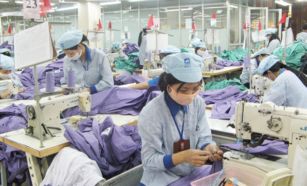 Lương không đủ sống, người lao động phải 'giật gấu vá vai'