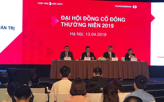 ĐHĐCĐ Techcombank: Cổ đông tiếp tục “nhịn” cổ tức