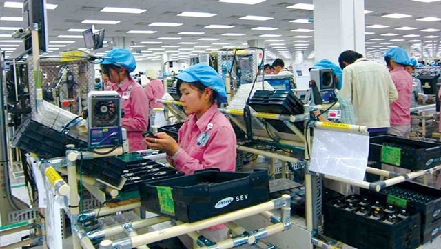 Nhập khẩu máy vi tính, sản phẩm điện tử và linh kiện tăng hơn 2 tỷ USD