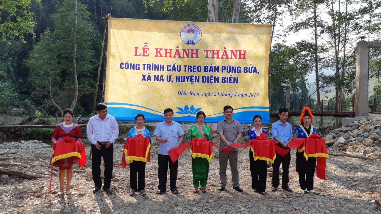 Khánh thành cầu treo cho người dân bản Púng Bửa