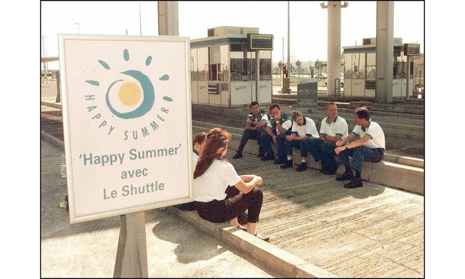 <p class="Normal">
<strong>1997: tái cấu trúc Eurotunnel trên bờ vực phá sản</strong></p><p class="Normal">Vào ngày 26 tháng 11 năm 1997, một thỏa thuận đầu tiên đã đạt được với các ngân hàng về việc tái cấu trúc Eurotunnel. Tập đoàn đang trên bờ vực phá sản.<br /><br />Denis Charlet / AFP</p>