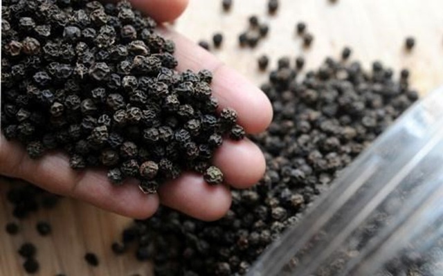 Hạt tiêu xuất khẩu mất giá gần 26%