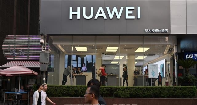 Mỹ hoãn thực thi lệnh cấm bán sản phẩm cho Huawei