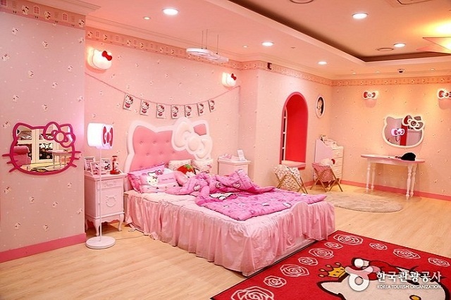 Hello-Kitty-3-8513-1559721906.jpg