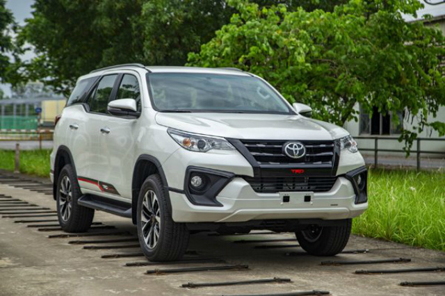 fortuner-2019-7435-1559811430.jpg