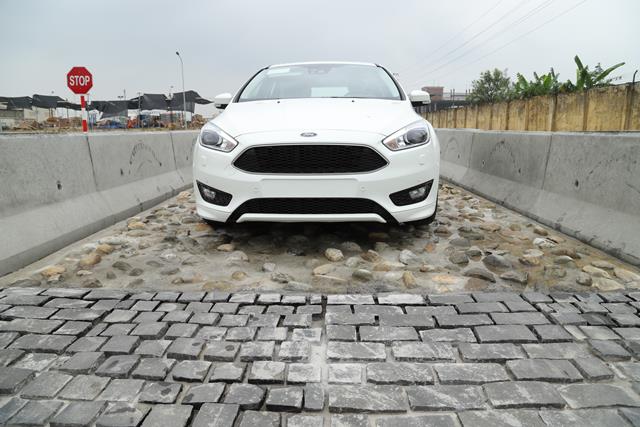 Xem ông lớn Ford thử chất lượng xe ôtô trước khi xuất xưởng