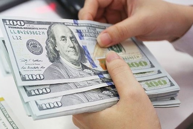 Tỷ giá trung tâm và giá USD cùng giảm