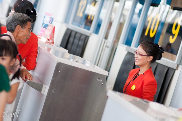 Trẻ nhỏ và người già sẽ có quầy check-in riêng tại sân bay
