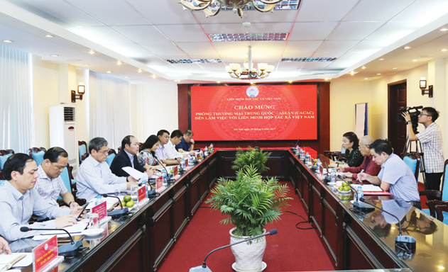 buoi-lam-viec-voi-ong-ton-nham-1292-8810