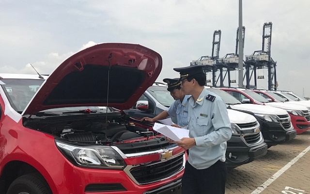 Ô tô nhập khẩu qua cửa khẩu TPHCM giảm