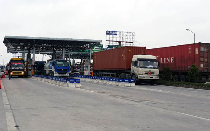 Trạm thu phí Tiên Cựu: Xe đâm barie, vượt trạm ngày càng tăng