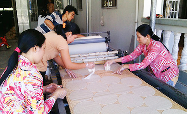 Để thành viên sống bằng nghề bánh phồng