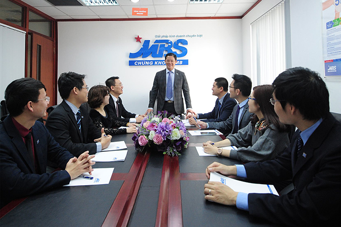 MBS bất ngờ tăng trần