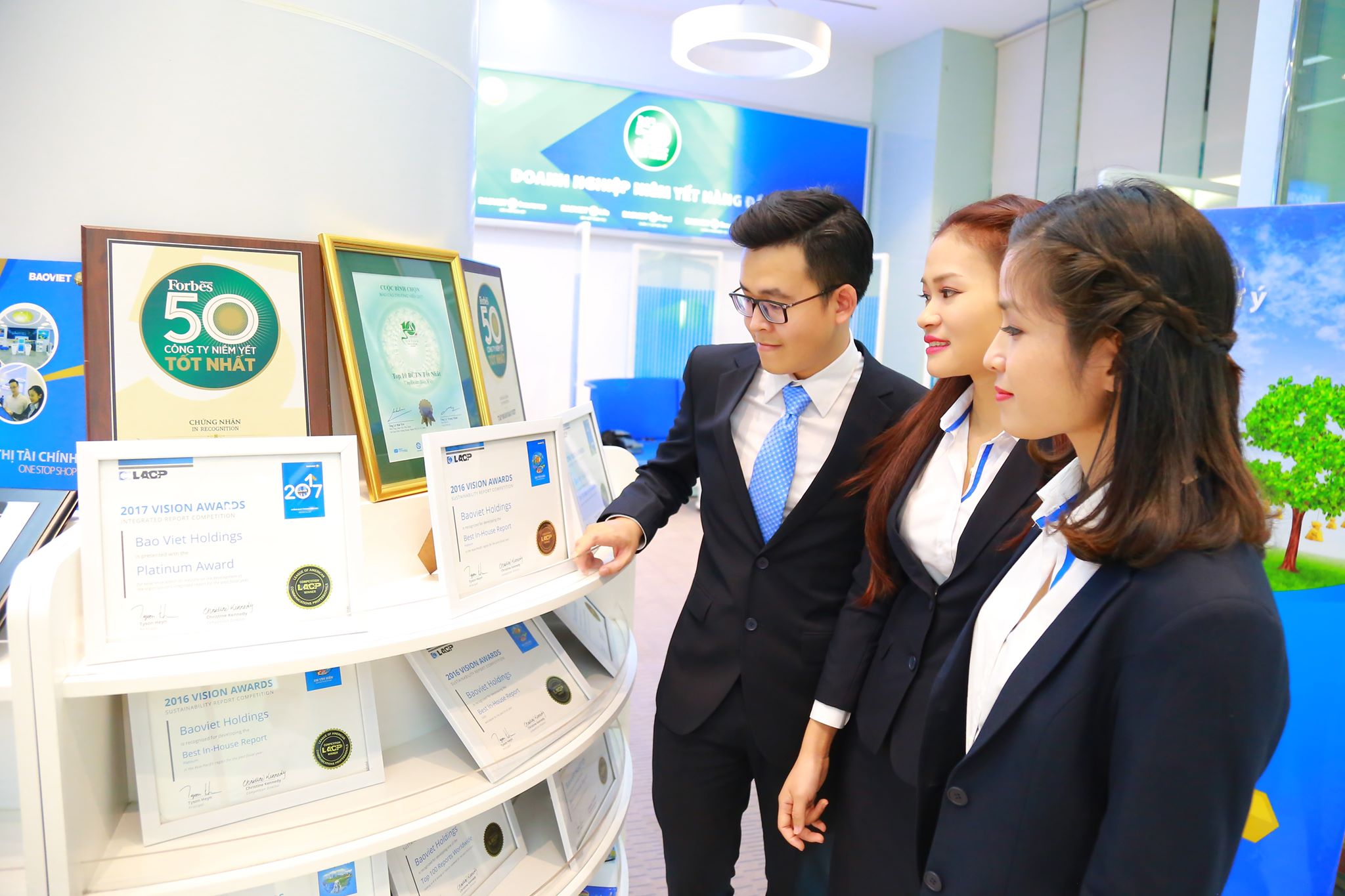 Tập đoàn Bảo Việt tiếp tục giữ vị trí số 1 trong lĩnh vực bảo hiểm nhân thọ và phi nhân thọ