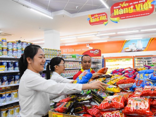 Phó Thủ tướng: Dùng hàng Việt là tạo việc làm cho người lao động trong nước