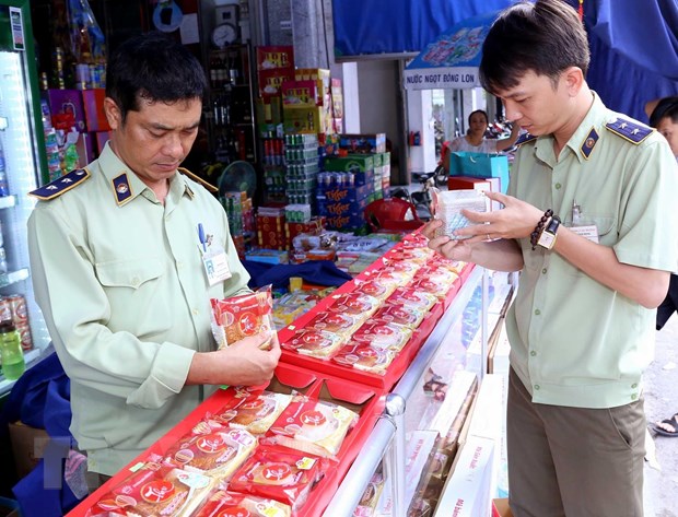 Bánh, đồ chơi Trung thu vào tầm ngắm giám sát của quản lý thị trường
