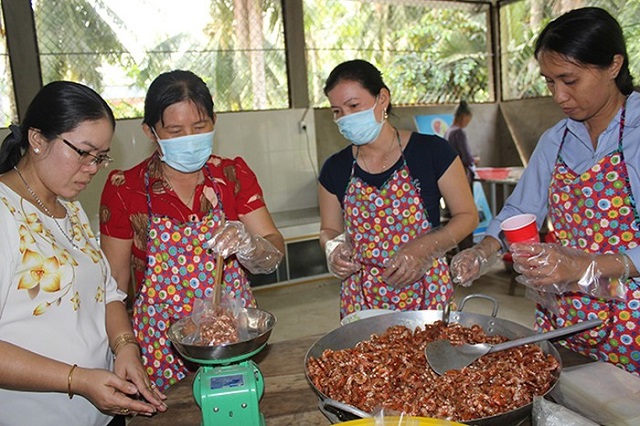 Gặt hái thành công từ tép rang dừa