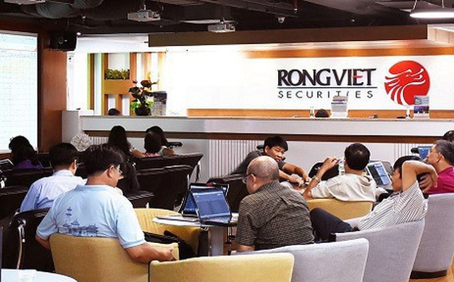 Dòng tiền ngoại thận trọng trong tháng 8