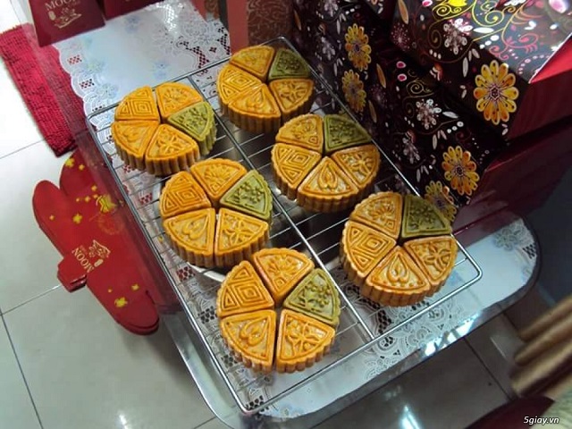 Siết chặt kiểm tra chất lượng bánh Trung thu handmade