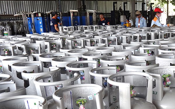 Cùng hành vi vi phạm nhưng hình thức xử phạt khác nhau trong lĩnh vực dầu khí, xăng dầu